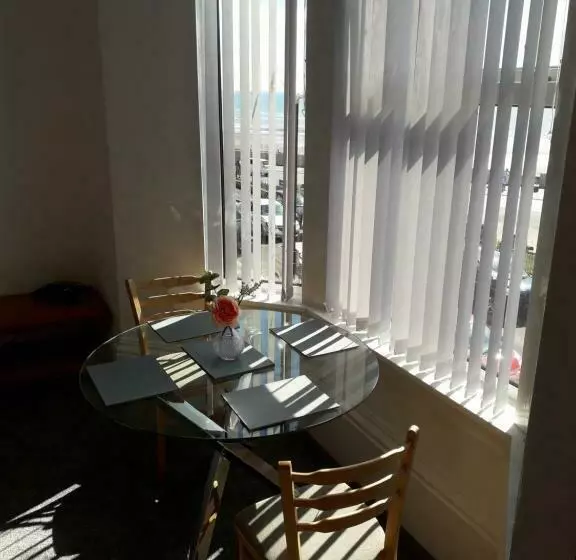 Southbay Holiday Flats Flat 2