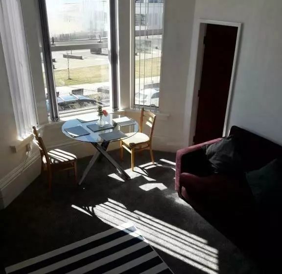 Southbay Holiday Flats Flat 2