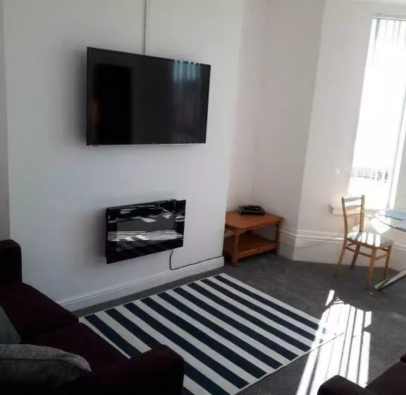 Southbay Holiday Flats Flat 2