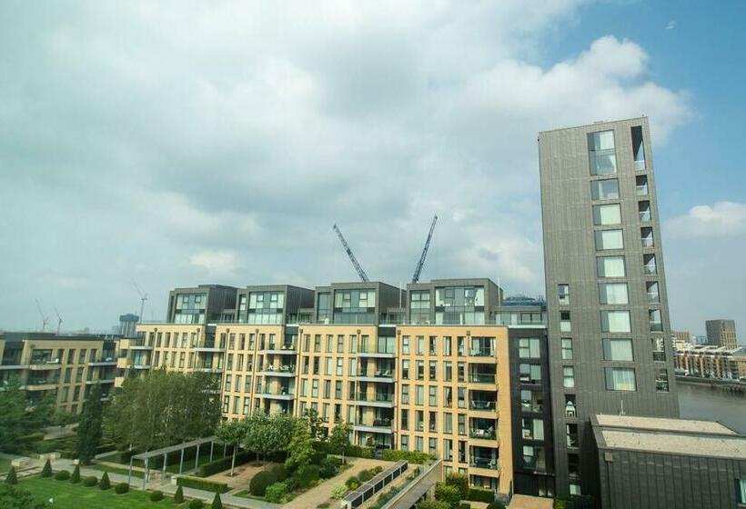2 Bed 2 Bath   Amazing Views Of London And River Thames