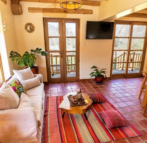 Villa Kallpawasi   Guesthouse