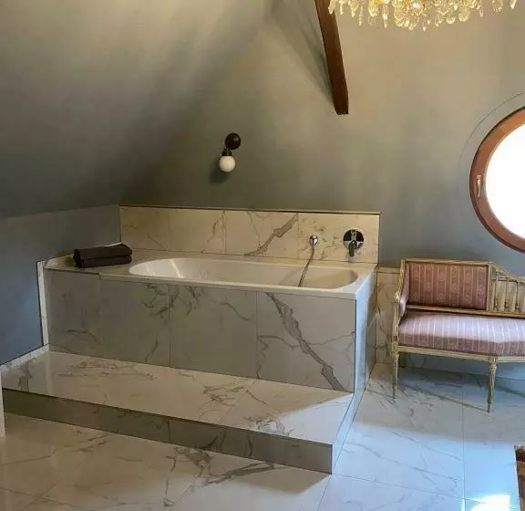 Altbauwohnung Mit Fachwerk