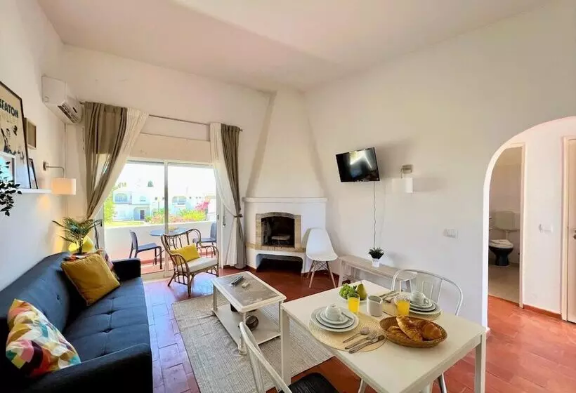 Armação De Pêra Twins 1 With Pool By Homing