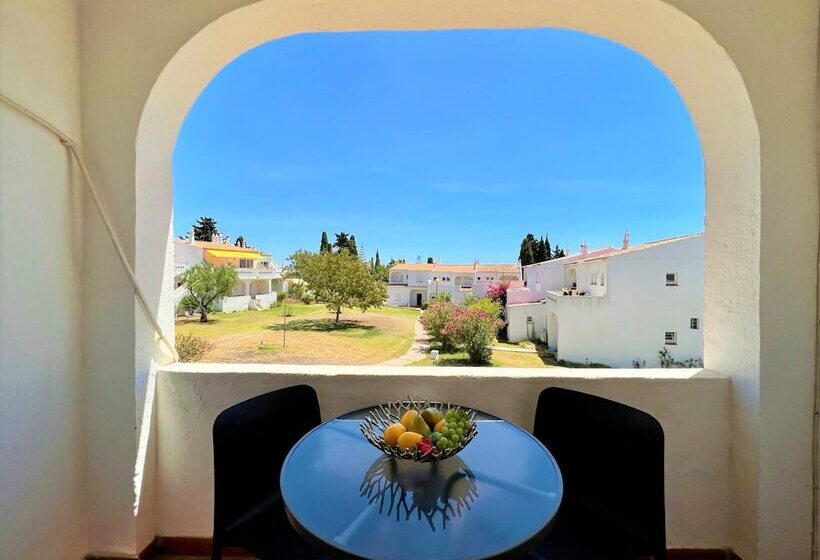 Armação De Pêra Twins 1 With Pool By Homing