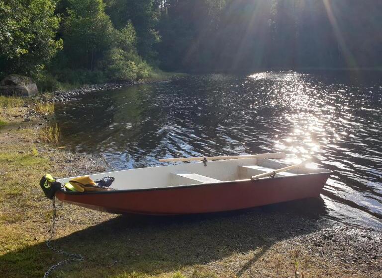 Cabin Near Lake And Beautiful Nature Reserve