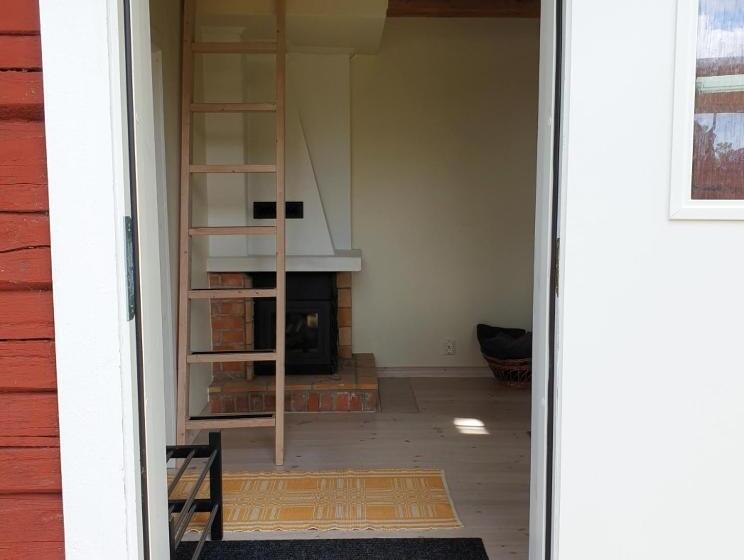 Cabin Near Lake And Beautiful Nature Reserve