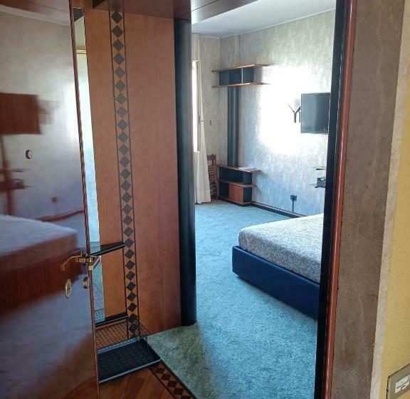 Milan South Gate Apartment