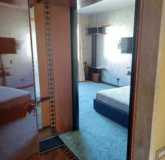 Milan South Gate Apartment