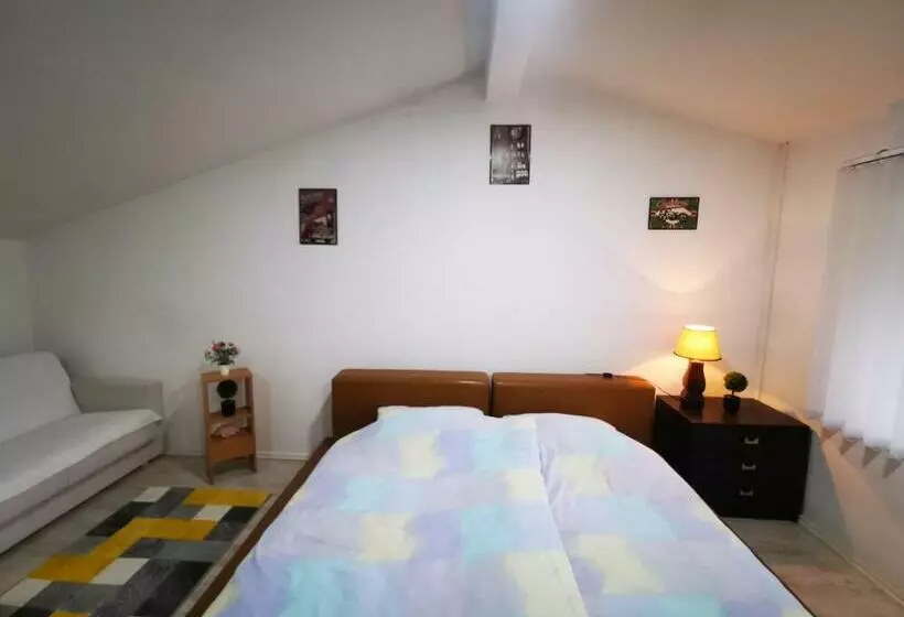 White Apartment Sarajevo Free Parking