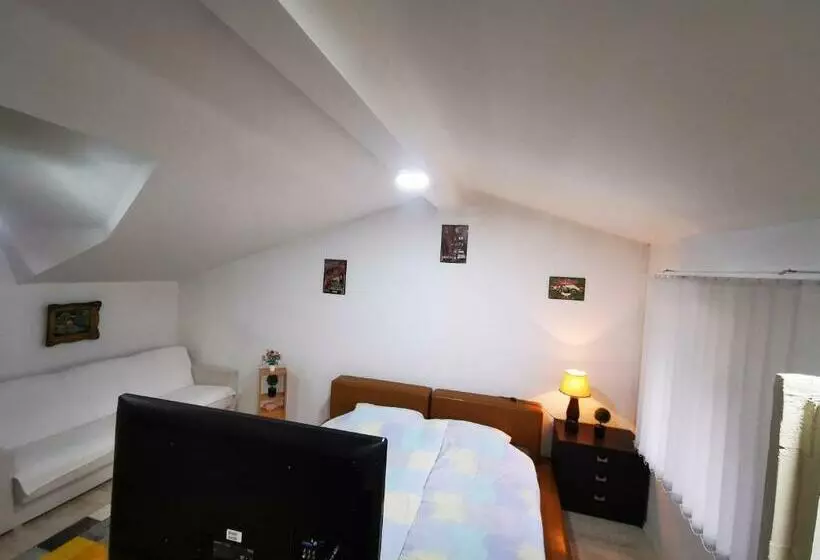 White Apartment Sarajevo Free Parking