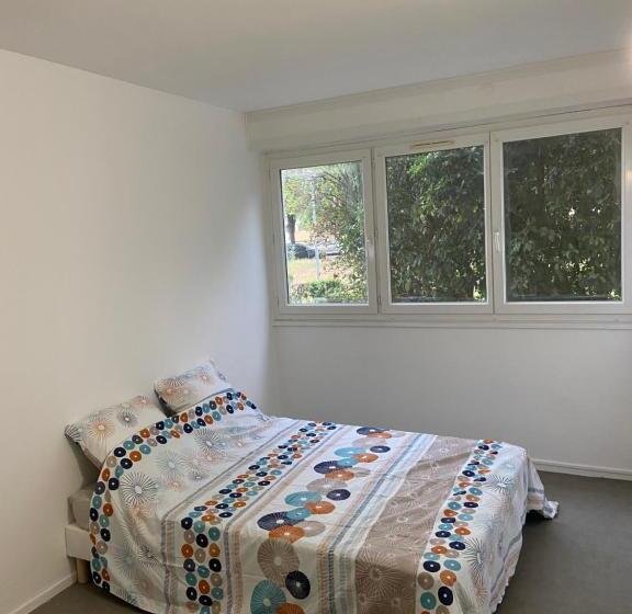 Bel Appartement Spacieux, Lumineux Avec Parking