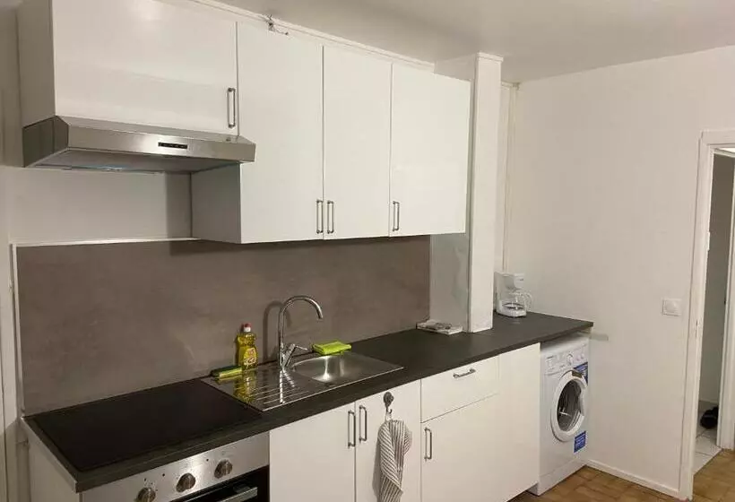 Bel Appartement Spacieux, Lumineux Avec Parking