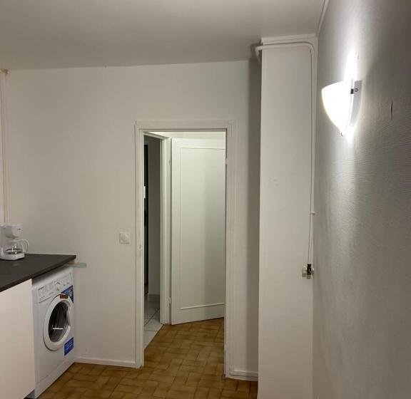 Bel Appartement Spacieux, Lumineux Avec Parking