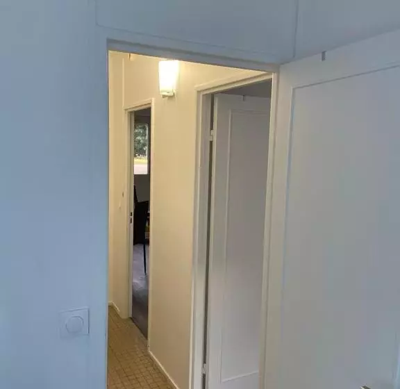 Bel Appartement Spacieux, Lumineux Avec Parking