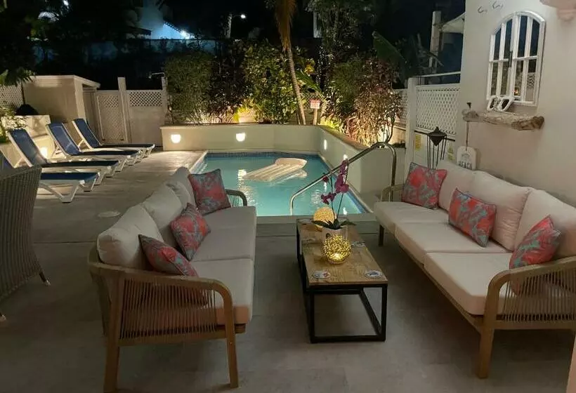 Nanpa, Luxury Family Three Bed Villa, St James West Coast, Private Pool