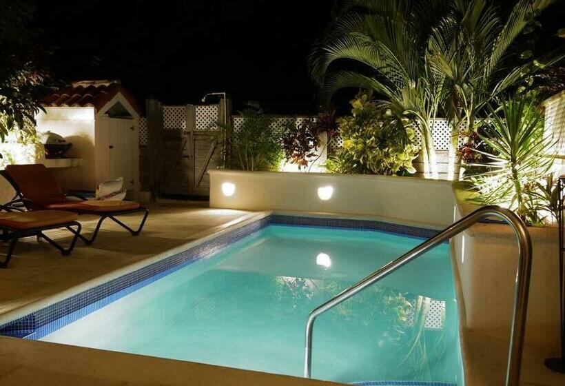 Nanpa, Luxury Family Three Bed Villa, St James West Coast, Private Pool