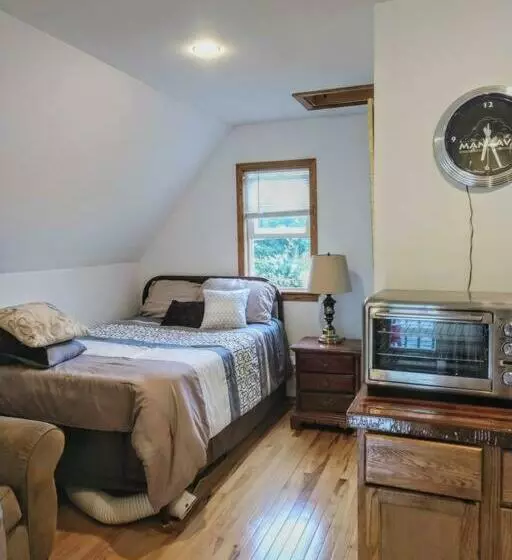 Pembroke Loft