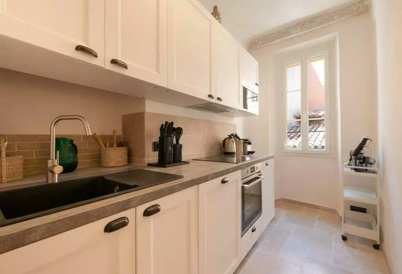 Pick A Flat S Apartments In Saint Tropez  Rue Victor Laugier