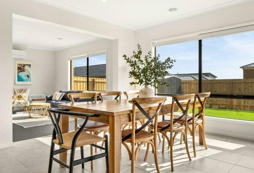 Elsa Remo   Stylish Ultra Modern