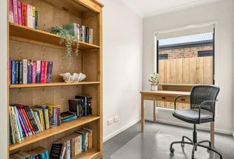 Elsa Remo   Stylish Ultra Modern