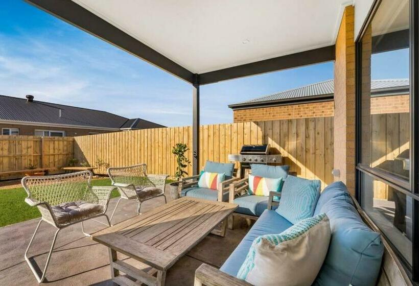 Elsa Remo   Stylish Ultra Modern