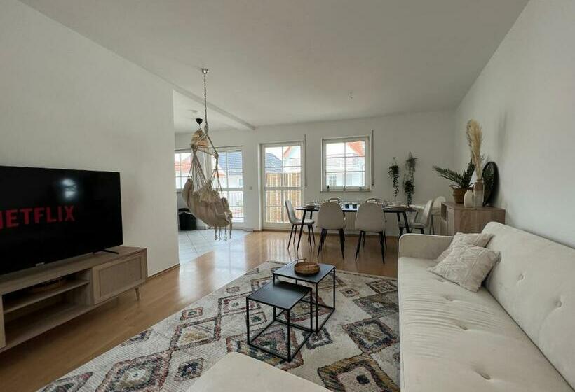 Cozy Livings Viel Platz, Großer Balkon, Stellplatz, Küche