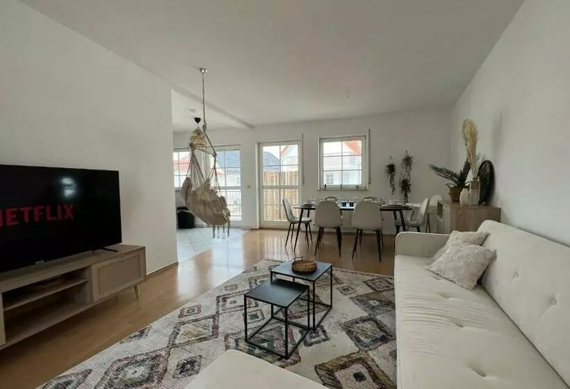 Cozy Livings Viel Platz, Großer Balkon, Stellplatz, Küche