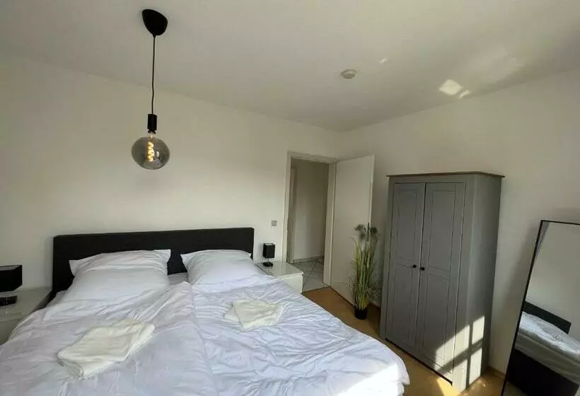 Cozy Livings Viel Platz, Großer Balkon, Stellplatz, Küche