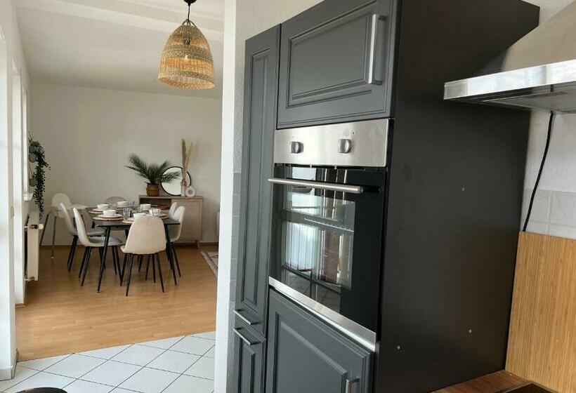 Cozy Livings Viel Platz, Großer Balkon, Stellplatz, Küche