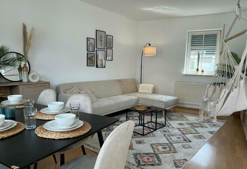 Cozy Livings Viel Platz, Großer Balkon, Stellplatz, Küche