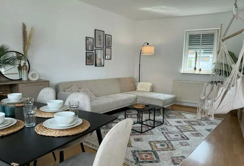 Cozy Livings Viel Platz, Großer Balkon, Stellplatz, Küche