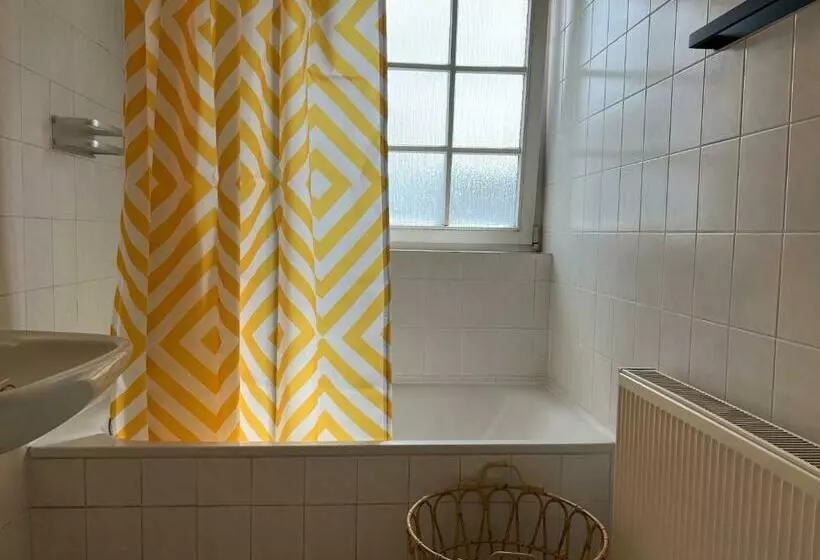 Cozy Livings Viel Platz, Großer Balkon, Stellplatz, Küche