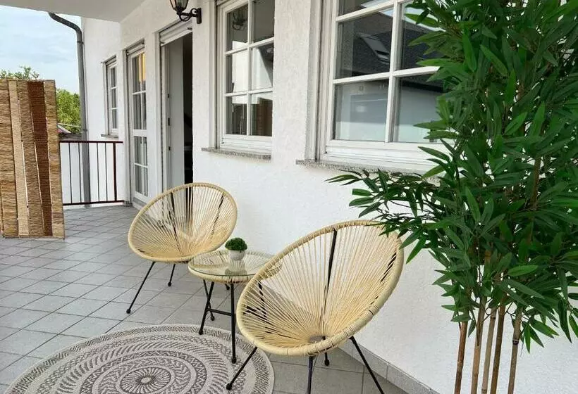 Cozy Livings Viel Platz, Großer Balkon, Stellplatz, Küche