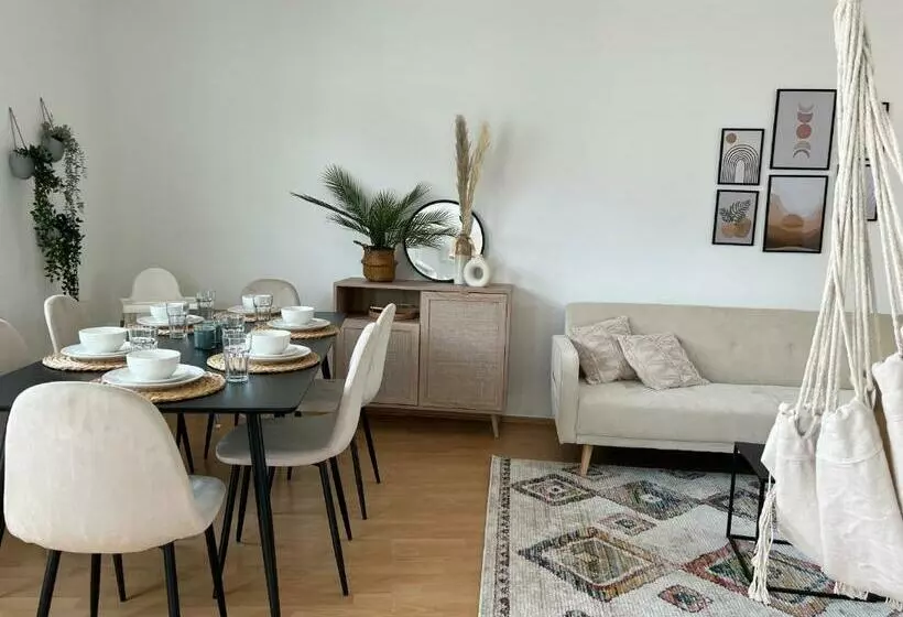 Cozy Livings Viel Platz, Großer Balkon, Stellplatz, Küche