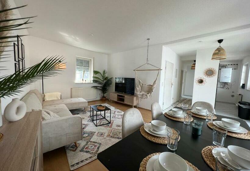 Cozy Livings Viel Platz, Großer Balkon, Stellplatz, Küche