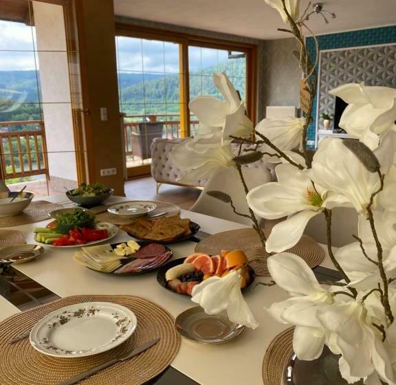 Großzügige Villa In Hanglage Am Neckar