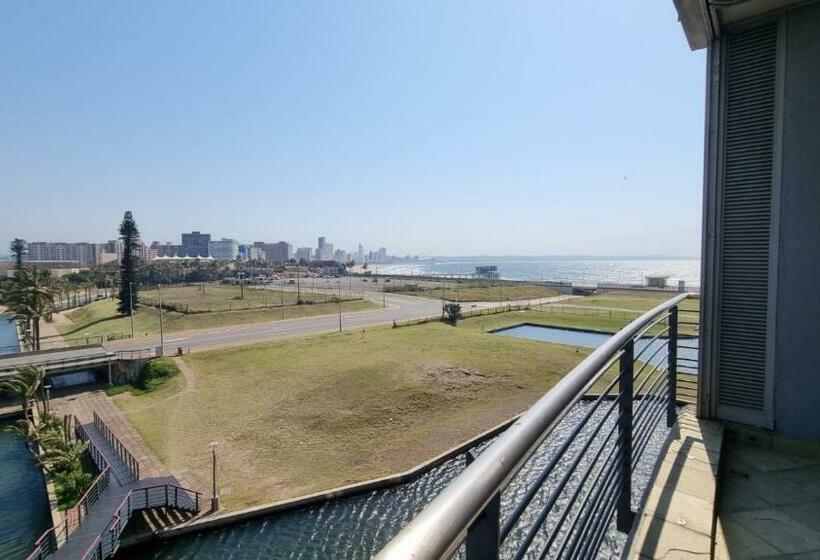 Accommodation Front   The Quays 503   6 Sleeper Across The Beachfront