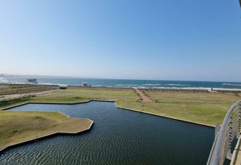 Accommodation Front   The Quays 503   6 Sleeper Across The Beachfront