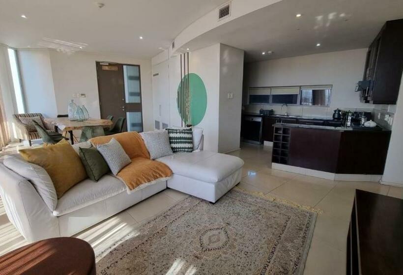 Accommodation Front   The Quays 503   6 Sleeper Across The Beachfront