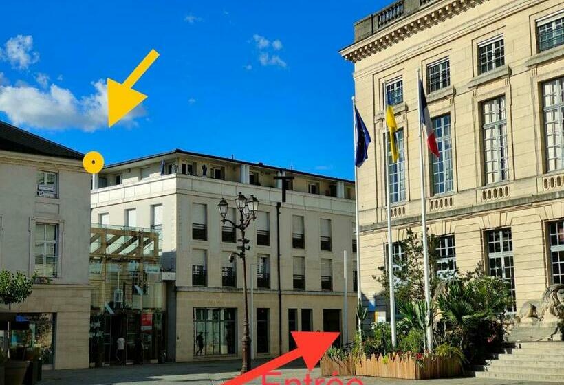 El Circo Foch, Hyper Centre