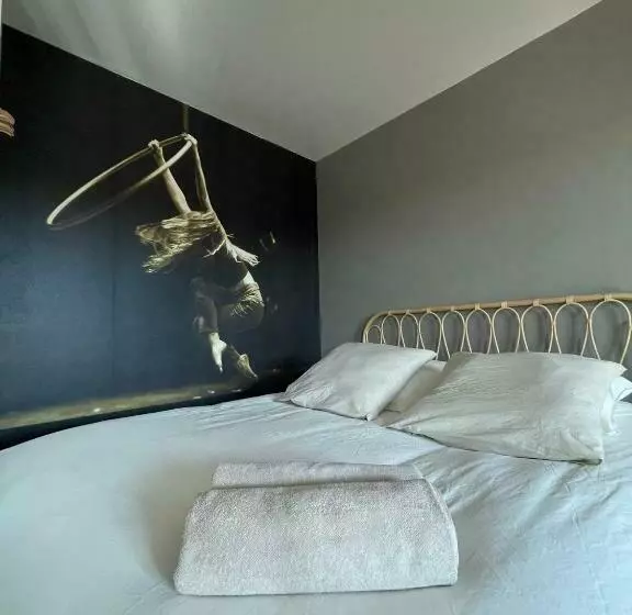 El Circo Foch, Hyper Centre