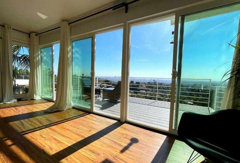 Hollywood Hills 1940s Mansion