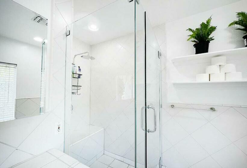 Hollywood Hills 1940s Mansion