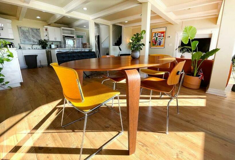 Hollywood Hills 1940s Mansion