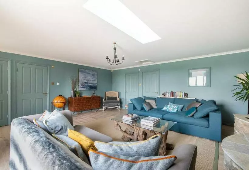 Luxurious Complex: 2 Barns Together Edge Of Frome