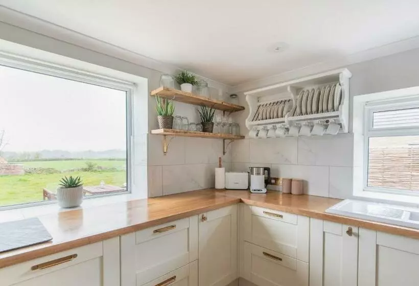 Luxurious Complex: 2 Barns Together Edge Of Frome