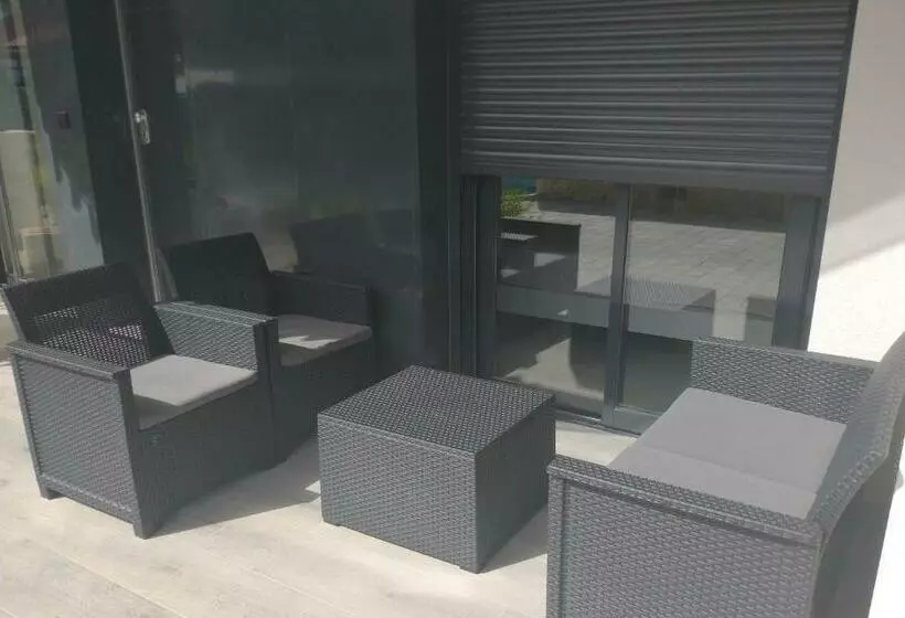 Modern Nieuwbouwappartement Aan Het Strand Van De Mar Menor In Santiago De La Ribera