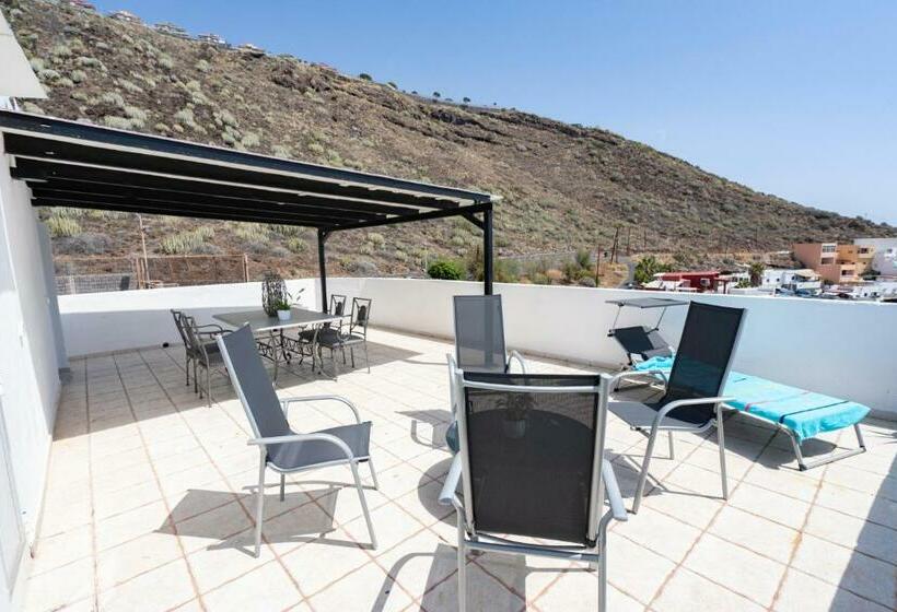 Spacious House With Huge Terrace Facing The Sea