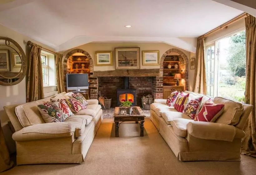 Thatched Hat Cottage