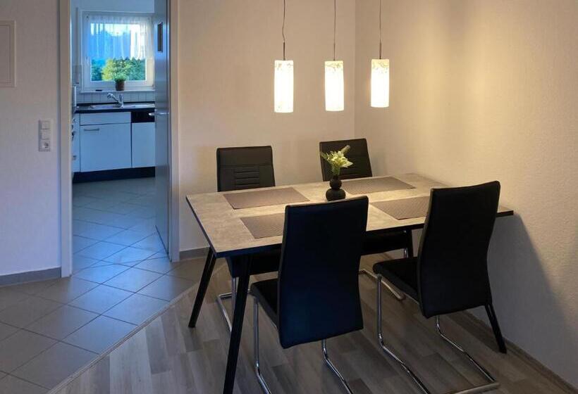 3 Zimmer Apartment In S Bahn Nähe, 76 Qm, Max 5 Pers, 30qm Dachterasse, Garage, Internet 1000 Mbit